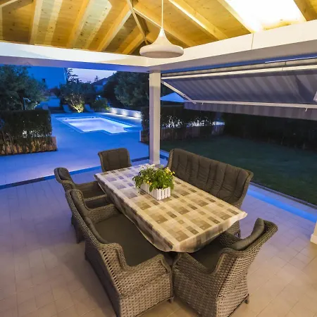Villa Gorgeous Seaside In With Swimming Pool