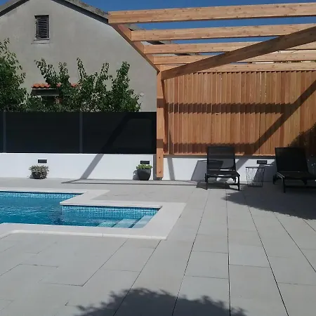 Gorgeous Seaside In With Swimming Pool Zadar