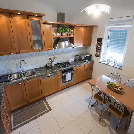 Seaside In With Swimming Pool Zadar