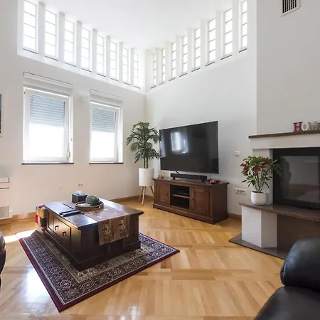 Seaside In With Swimming Pool Villa *