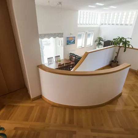 Seaside In With Swimming Pool Villa *