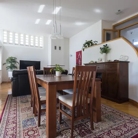 Villa Seaside In With Swimming Pool Zadar