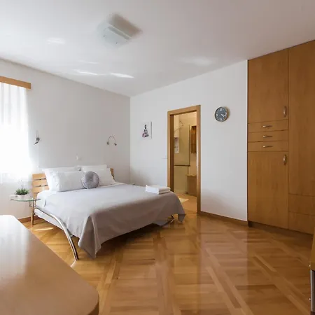 Vila Seaside In With Swimming Pool Zadar