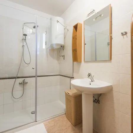 Seaside In With Swimming Pool Vila