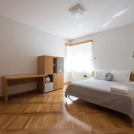 Vila Seaside In With Swimming Pool