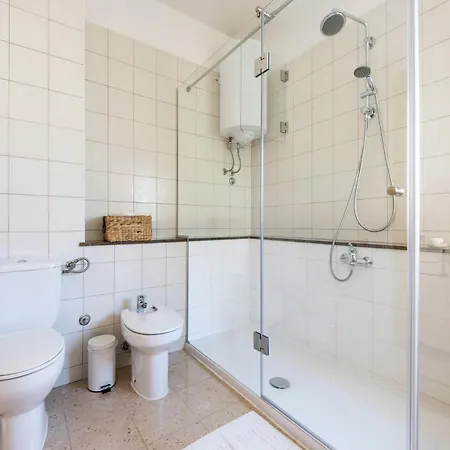 Seaside In With Swimming Pool *