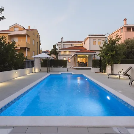 Seaside In With Swimming Pool Vila Zadar