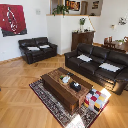 Vila Seaside In With Swimming Pool *