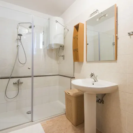 别墅 Seaside In With Swimming Pool *