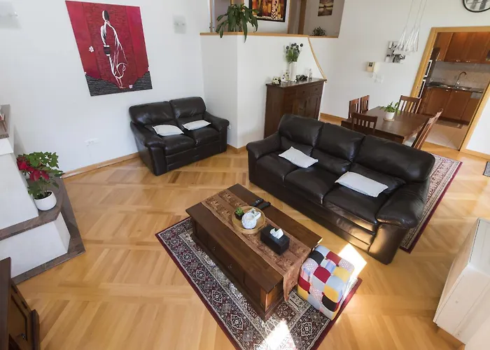 Seaside In With Swimming Pool וילה *