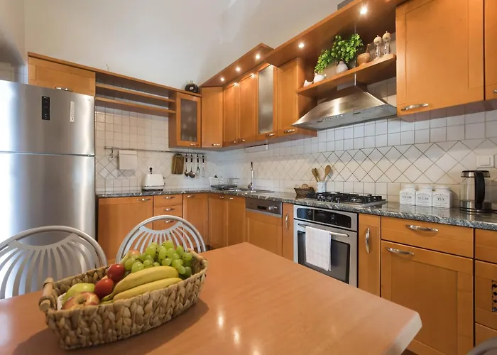 Seaside In With Swimming Pool וילה