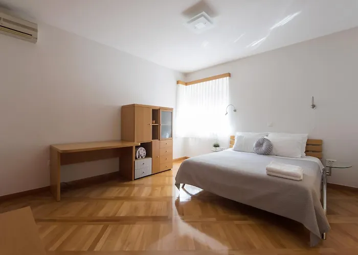 빌라 Seaside In With Swimming Pool