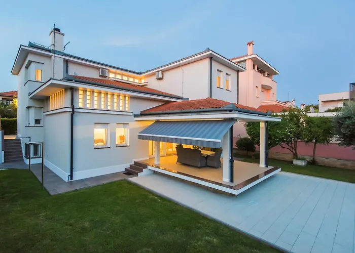 וילה Seaside In With Swimming Pool *