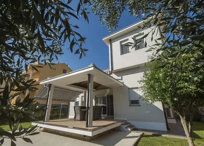 וילה Seaside In With Swimming Pool זאדאר