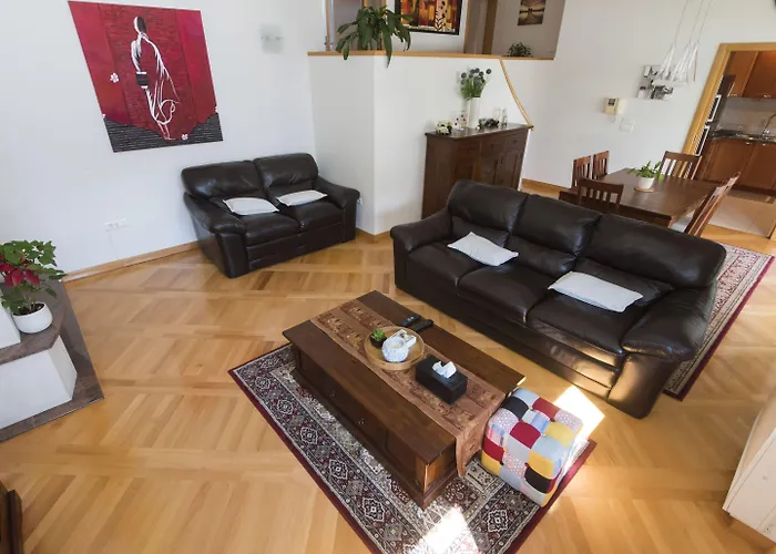 וילה Seaside In With Swimming Pool *